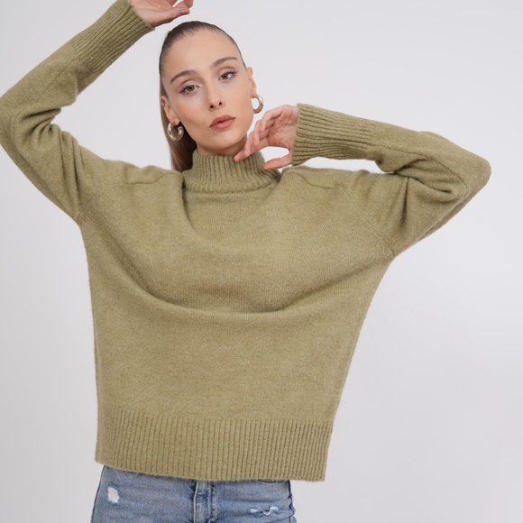 Minark Women’s Sweater Long Sleeve - Picture 3 of 4